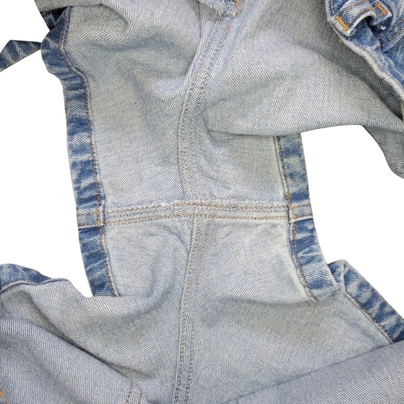 A&F Curve Love The Mom Short High Rise Lightwash Denim Jean Short Women 36 / 22 - Picture 5 of 7